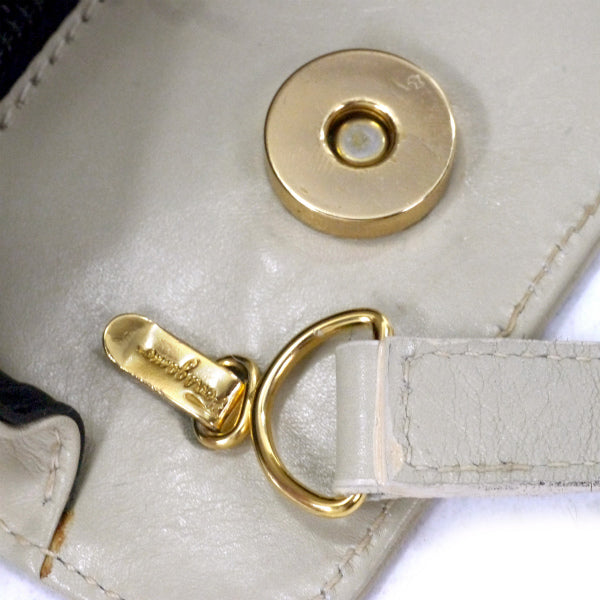 Salvatore Ferragamo  ゴールド金具2WAYレザーバッグ（ベージュ）