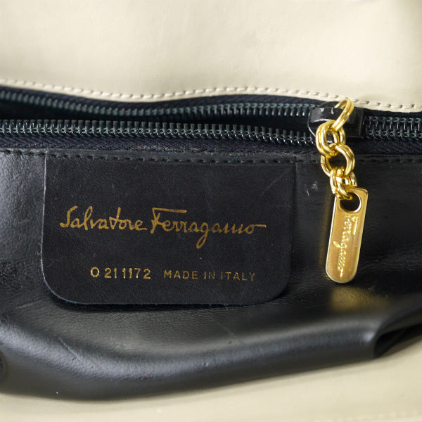 Salvatore Ferragamo  ゴールド金具2WAYレザーバッグ（ベージュ）