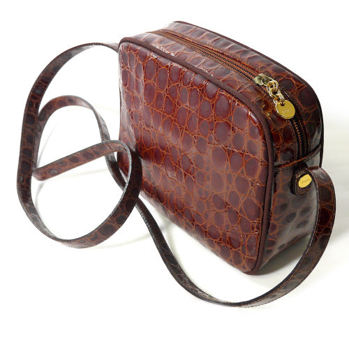 Salvatore Ferragamo　Vara型押しポシェット（赤茶）