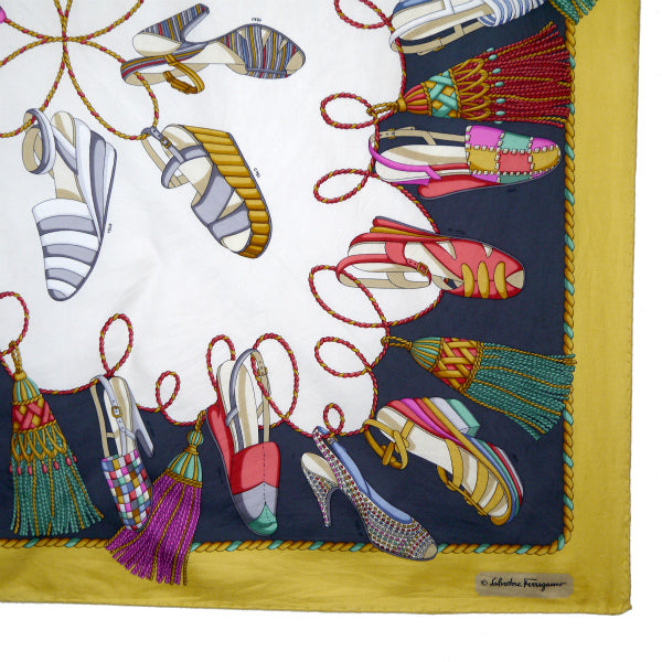 Salvatore Ferragamo パンプス柄シルクスカーフ（イエロー系）