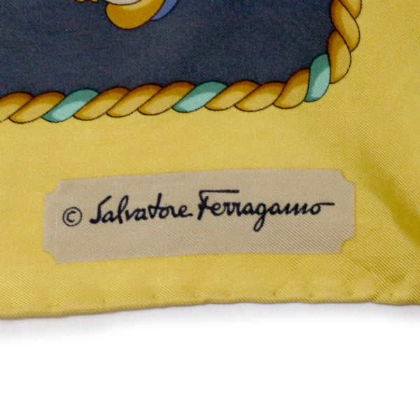 Salvatore Ferragamo パンプス柄シルクスカーフ（イエロー系）