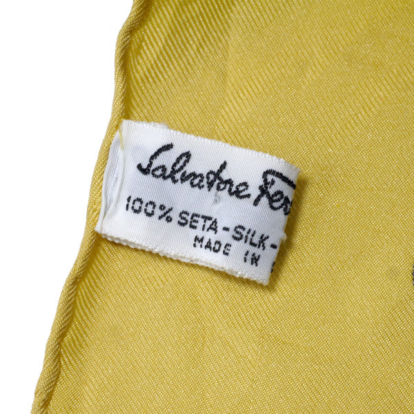 Salvatore Ferragamo パンプス柄シルクスカーフ（イエロー系）