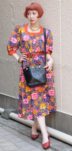 Salvatore Ferragamo　総革ショルダー（黒）