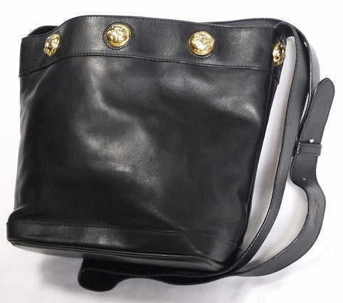 Salvatore Ferragamo　総革ショルダー（黒）