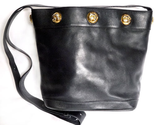 Salvatore Ferragamo　総革ショルダー（黒）