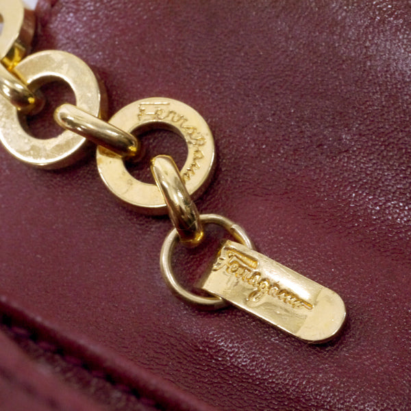 Salvatore Ferragamo  ガンチーニ留め具レザーチェーンバッグ（ボルドー）