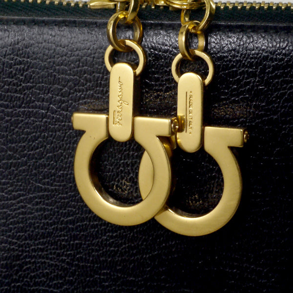 Salvatore Ferragamo  ガンチーニ金具ボリード型2WAYハンドバッグ（黒）