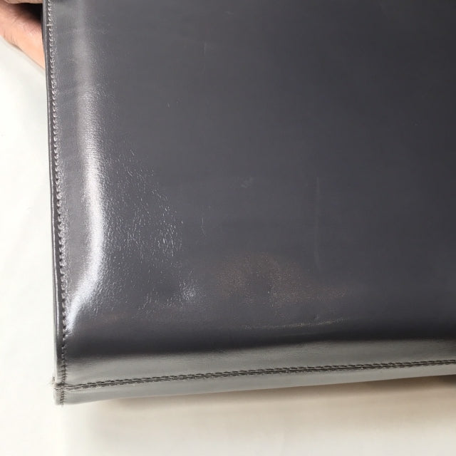 Salvatore Ferragamo　総革斜めがけショルダー（グレー）