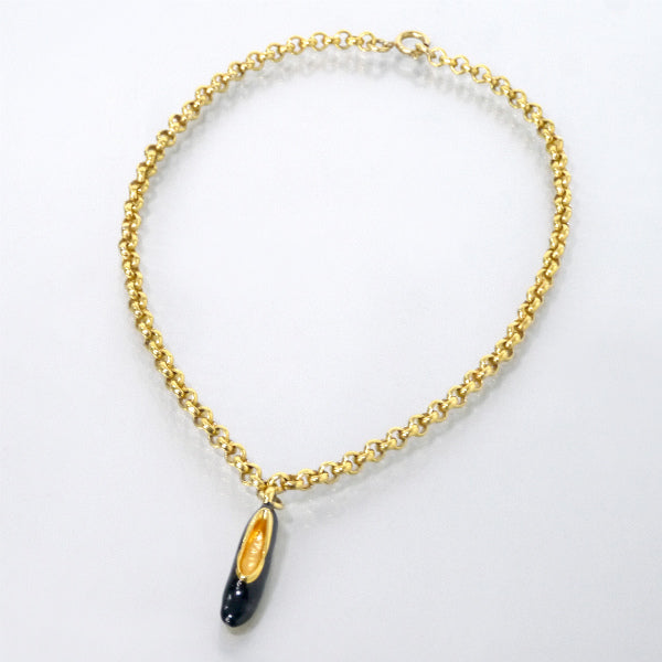 Salvatore Ferragamo　黒パンプスモチーフ ネックレス（ゴールド）