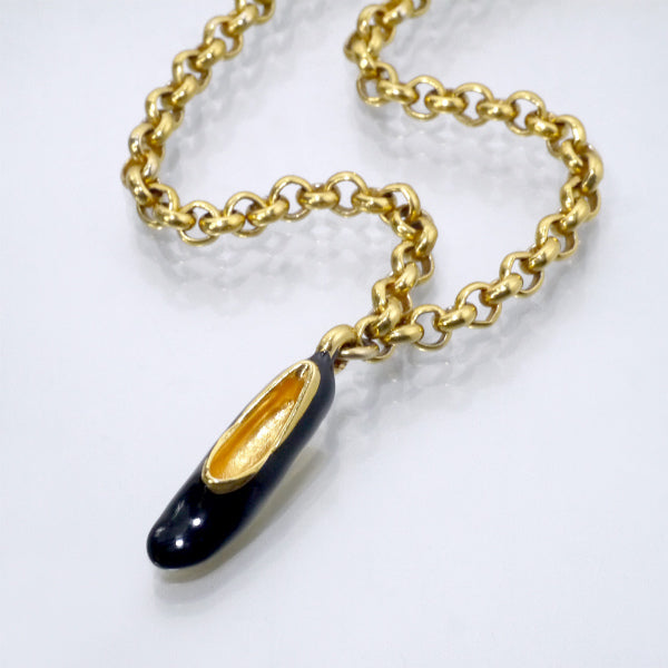 Salvatore Ferragamo　黒パンプスモチーフ ネックレス（ゴールド）