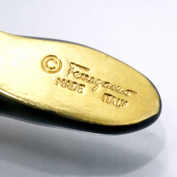 Salvatore Ferragamo　黒パンプスモチーフ ネックレス（ゴールド）