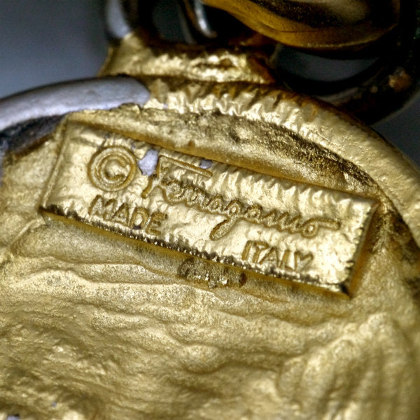 Salvatore Ferragamo　パンプスモチーフ メダルブレスレット（ゴールド）