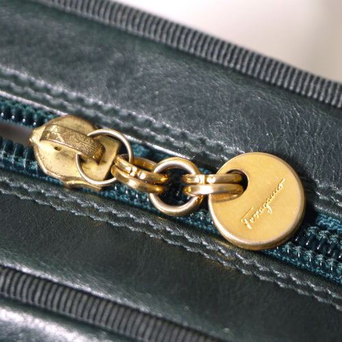 Ferragamo  Vara リボンショルダー（濃緑）