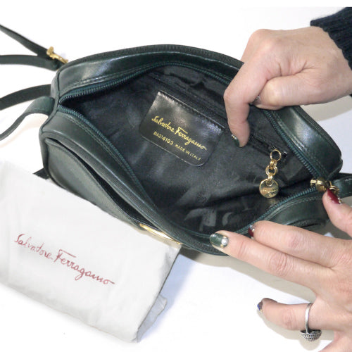 Ferragamo  Vara リボンショルダー（濃緑）