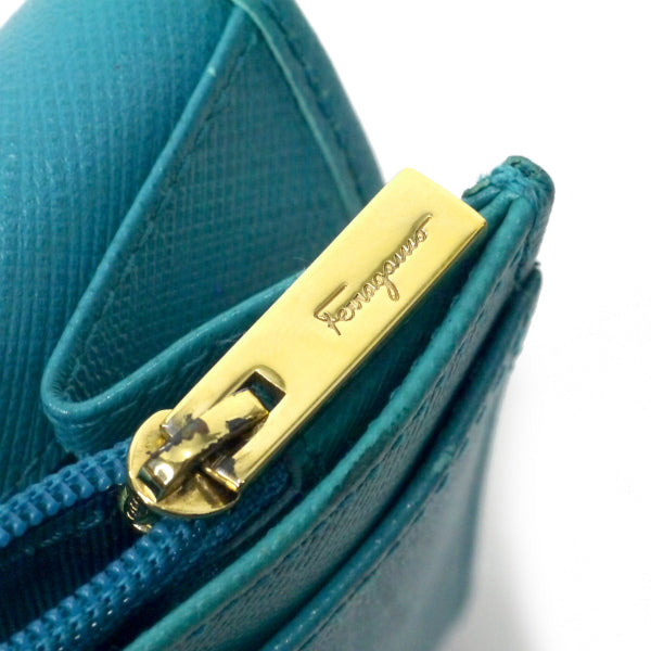 Ferragamo　ガンチーニ留め具レザー長財布（ペールブルー）