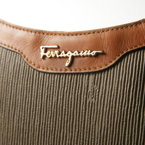 Salvatore Ferragamo　バイカラーショルダー（キャメル・カーキ）
