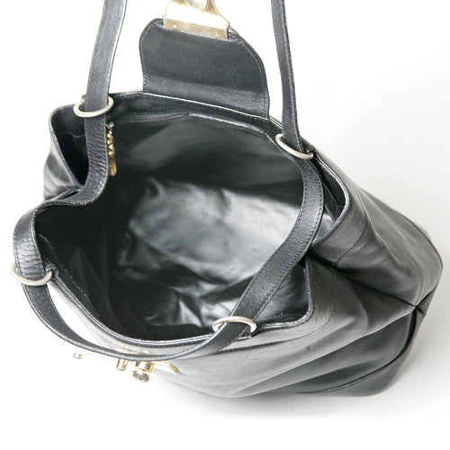 Salvatore Ferragamo　総革大型トートバック（黒）