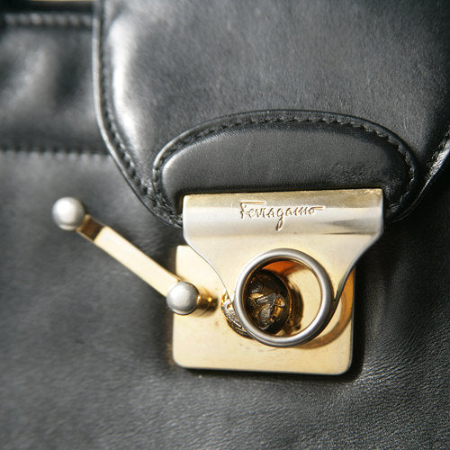 Salvatore Ferragamo　総革大型トートバック（黒）