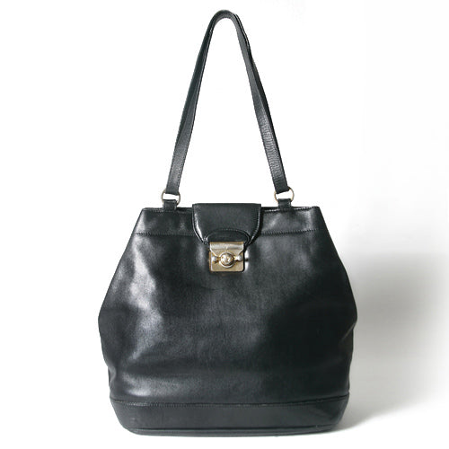 Salvatore Ferragamo　総革大型トートバック（黒）