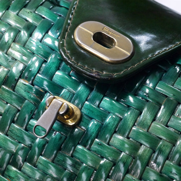 Salvatore Ferragamo　ショルダー エナメルストローバッグ（緑）
