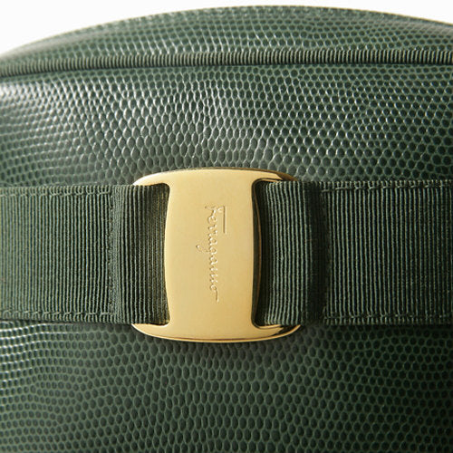 Salvatore Ferragamo　 リザード型押しリボンショルダー（緑）