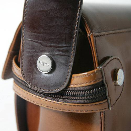 Salvatore Ferragamo ガンチーニ  カマボコショルダー(茶）