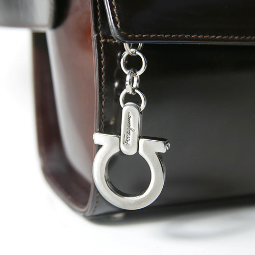 Salvatore Ferragamo ガンチーニ  カマボコショルダー(茶）