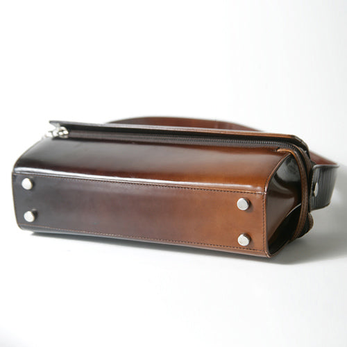 Salvatore Ferragamo ガンチーニ  カマボコショルダー(茶）