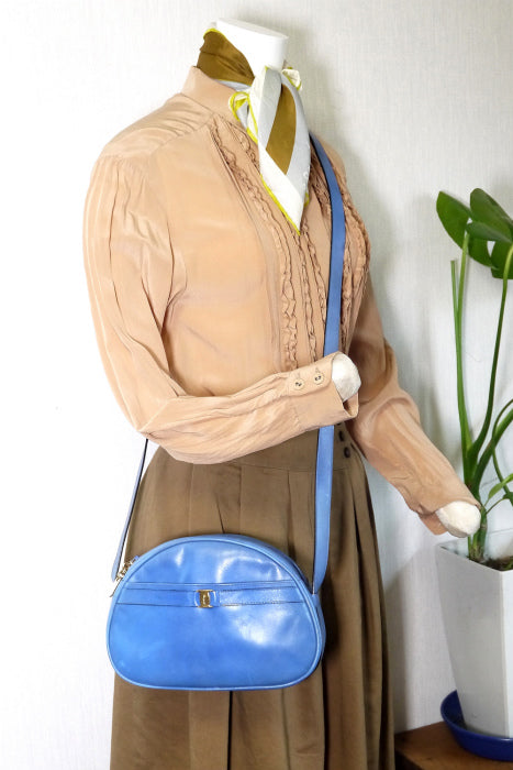 Salvatore Ferragamo ＜訳アリ＞リボン革ショルダー（水色）