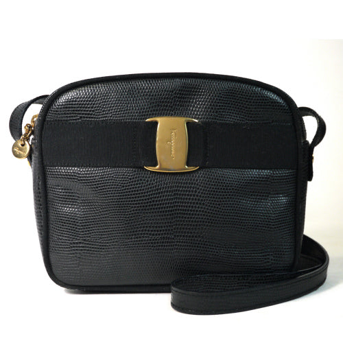 Salvatore Ferragamo　 リザード型押しリボンショルダー（黒）