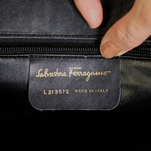 Salvatore Ferragamo 本革ガンチーニ留具2WAYバッグ(黒)