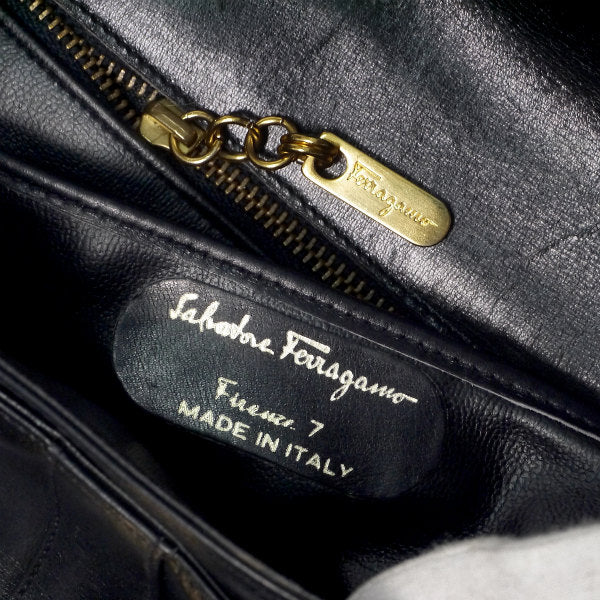 Salvatore Ferragamo 本革ショルダー付ブリーフケース(黒)
