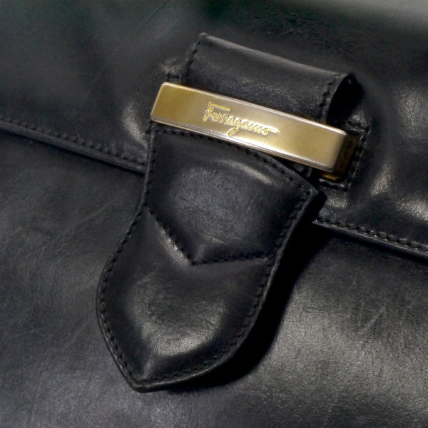 Salvatore Ferragamo 本革ショルダー付ハンドバッグ（黒）