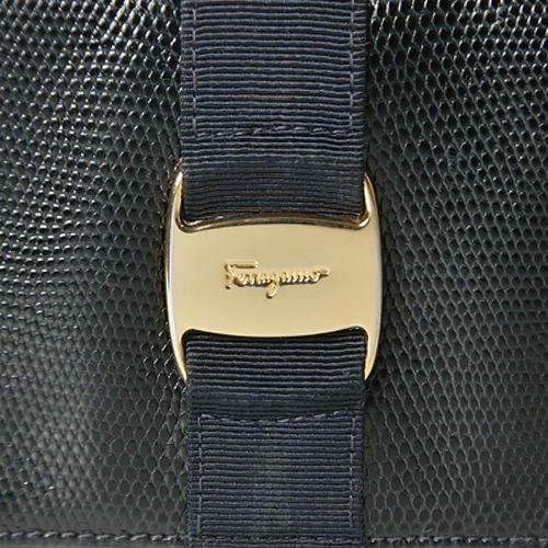 Ferragamo Vara 長財布（濃紺）