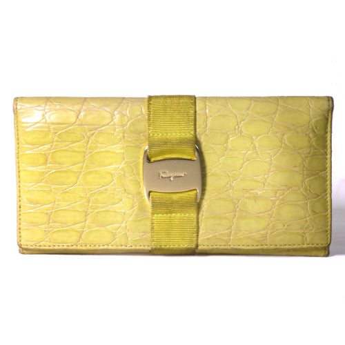 Salvatore Ferragamo ＜訳アリ＞長財布（黄）