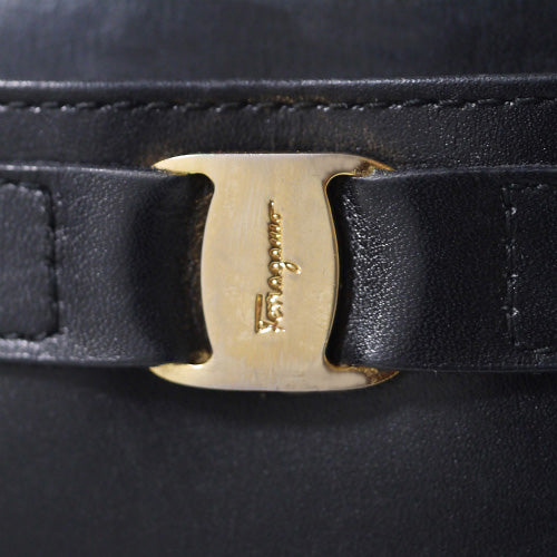 Salvatore Ferragamo Varaリボン革ショルダー（黒）