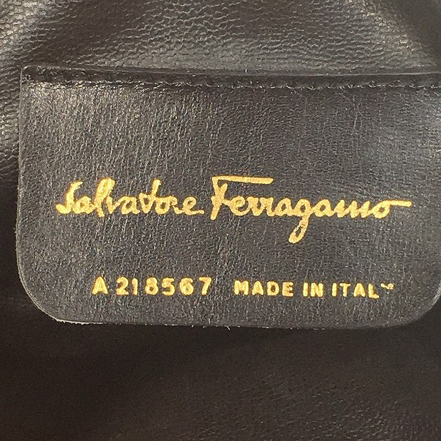 Salvatore Ferragamo Varaリボン革ショルダー（黒）