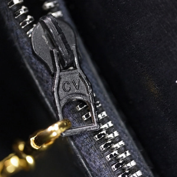 OLD Gucci 　<訳あり>南京錠ロック総革ショルダバッグ（黒）