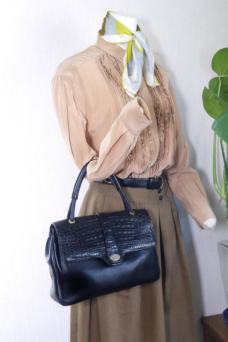 OLD Gucci　クロコ型押しハンドバッグ（黒）