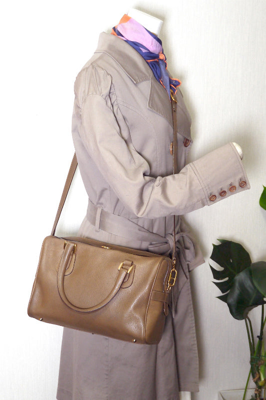 OLD Gucci 総革ショルダー付きボストンバッグ（ミルクティ）