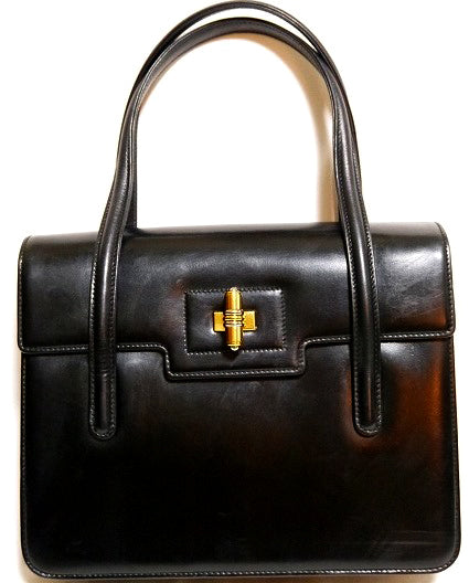 牛革　ゴールド留め具ハンドバッグ(黒）