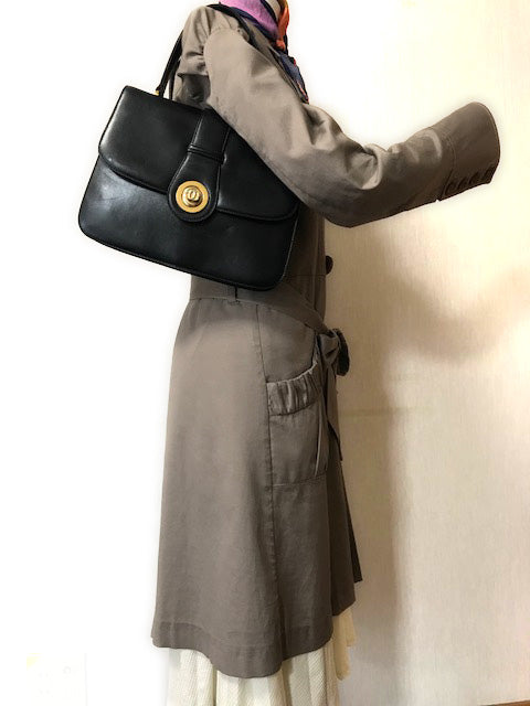 OLD Gucci GGターンロック総革ハンドバッグ(黒)
