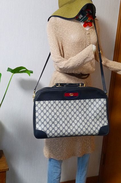 OLD Gucci　ショルダー付き！ミニスーツケース(紺）