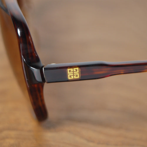 GIVENCHY べっ甲柄フレームサングラス