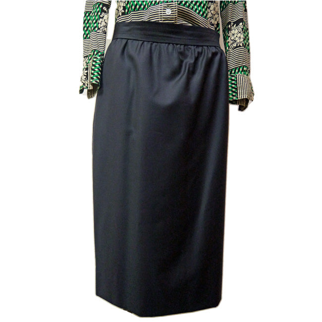 GIVENCHY 　黒スカート