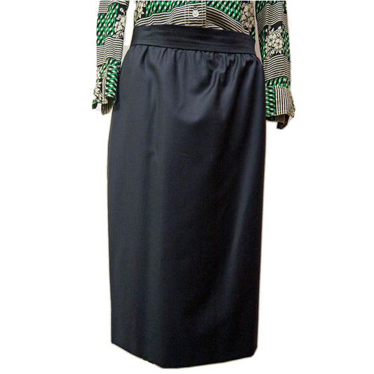 GIVENCHY 　黒スカート