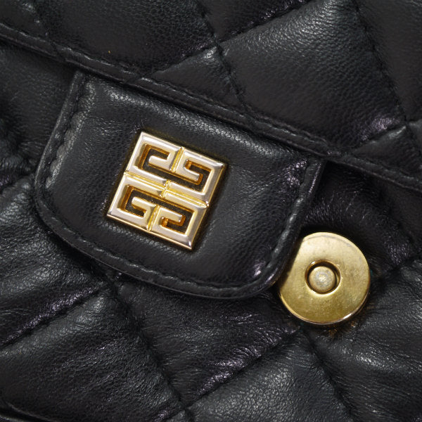 GIVENCHY フリンジ付マトラッセ チェーンショルダー（黒）