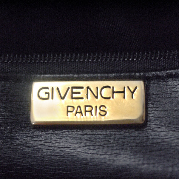 GIVENCHY　マトラッセ フルフラップチェーンバッグ（黒）