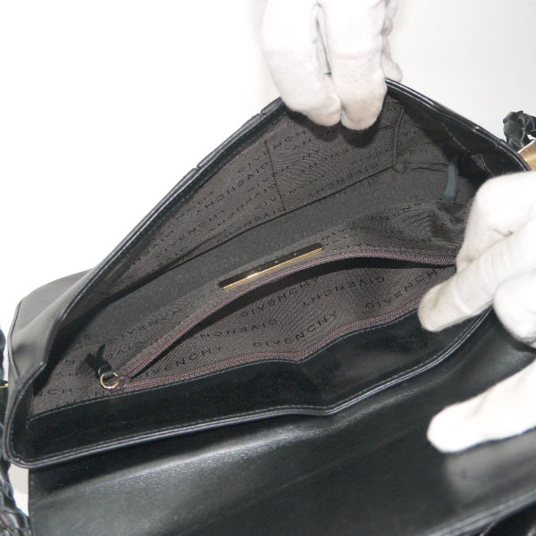 GIVENCHY ロゴプレート総革ショルダー（黒）