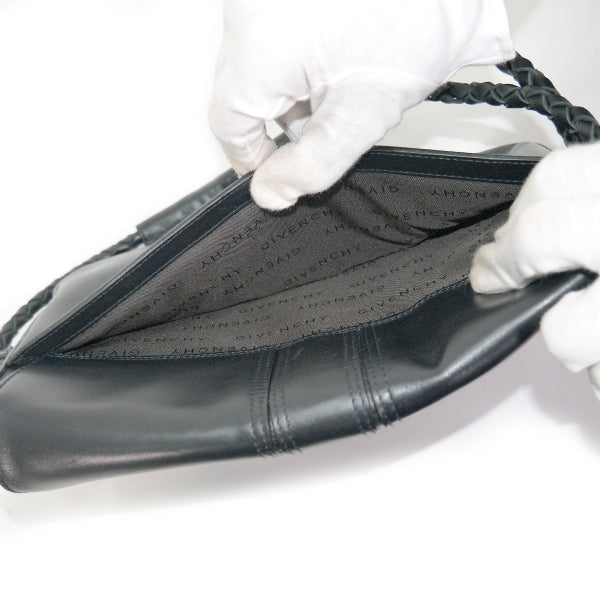 GIVENCHY ロゴプレート総革ショルダー（黒）